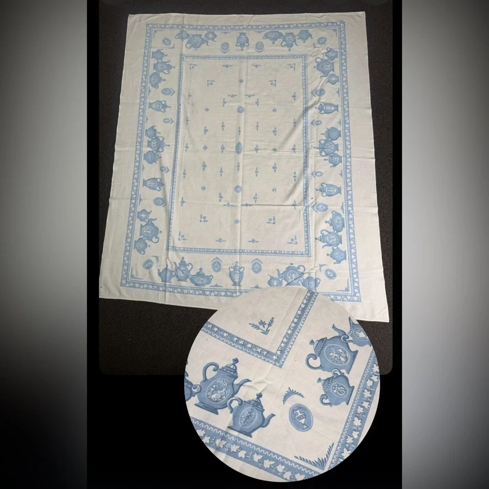 Vintage Tablecloth 58